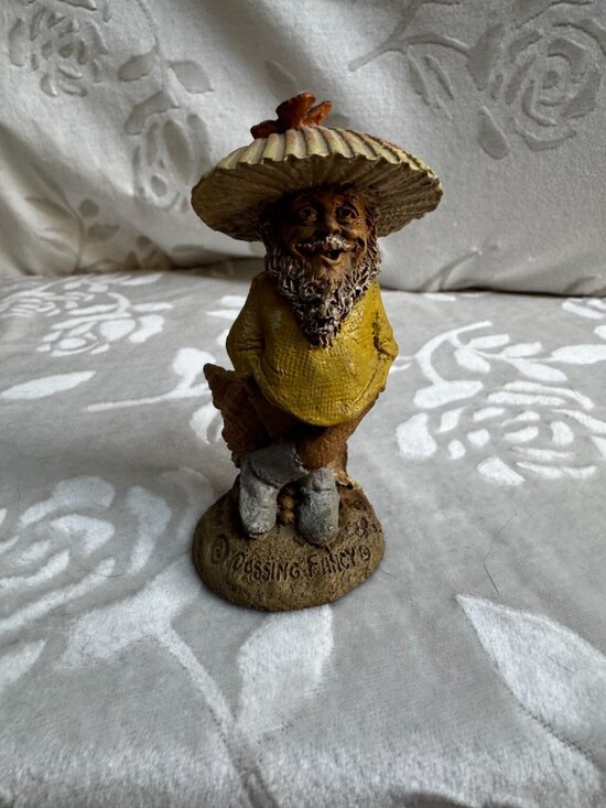 Tom Clark Other - Tom Clark Gnome Passing Fancy Cairn Studio 1996 Figurines #63